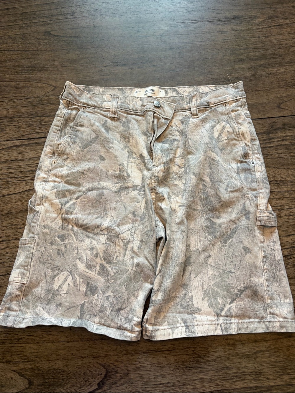 Hollister Menβs Lightweight Camo Work Shorts - Light Camo